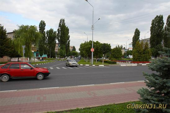 Перекрёсток улиц Дзержинского и Лазарева.