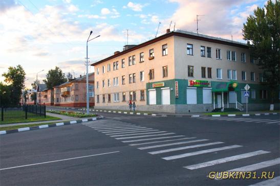 Перекрёсток улиц Дзержинского и Ленина